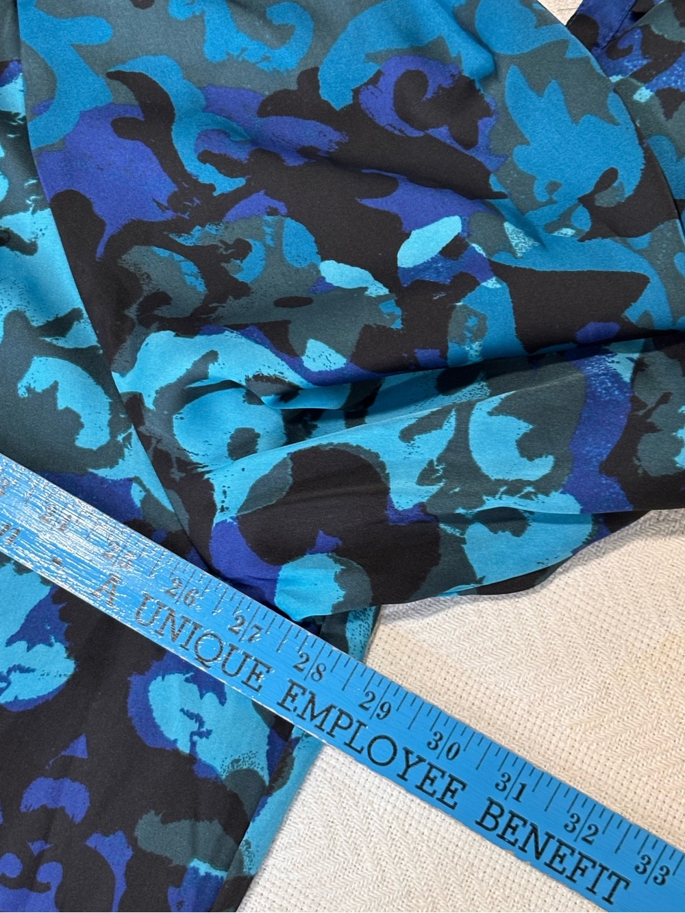 Dana Buchman Blue & Black Abstract Floral V-Neck Blouse with 3/4 Sleeves - Picture 4 of 8